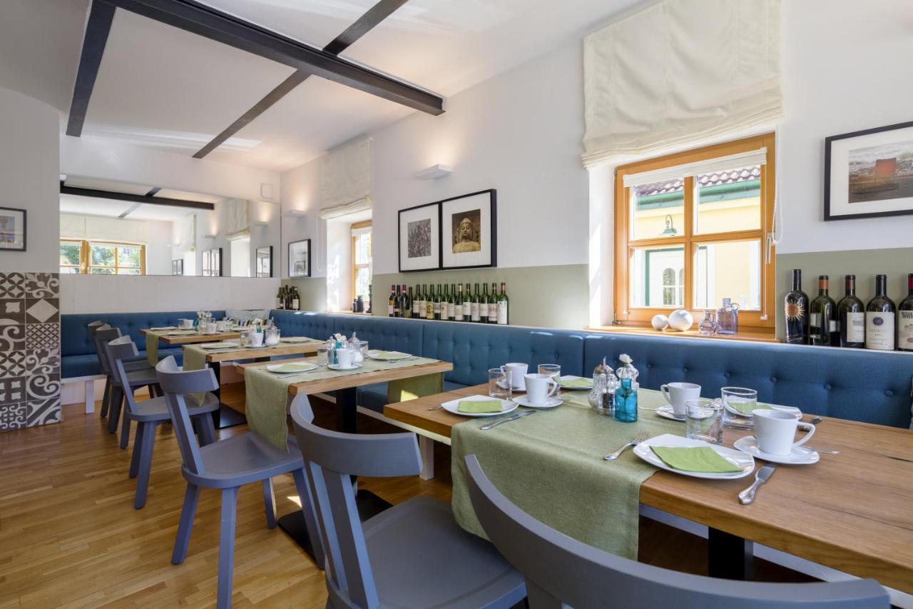 Weingut & Gastezimmer EdelmannGöttlesbrunn エクステリア 写真